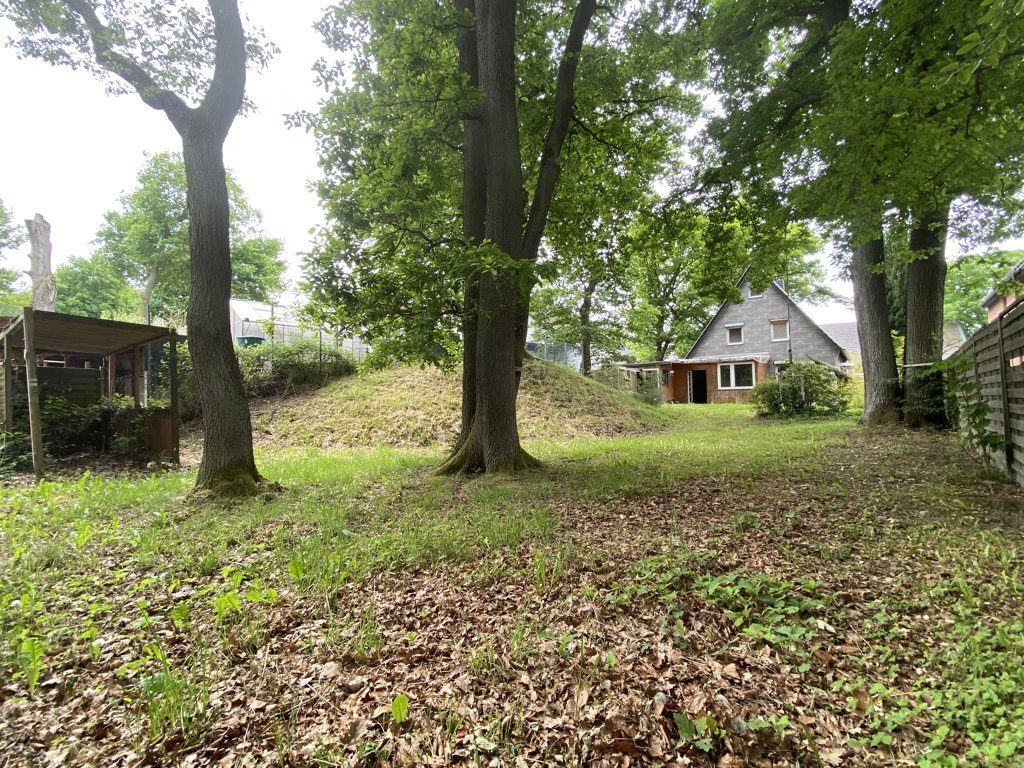 Immobilienangebot - Eschweiler - Wohnen - Freistehendes Einfamilienhaus mit schönem Grundstück in beliebter, grüner Wohngegend