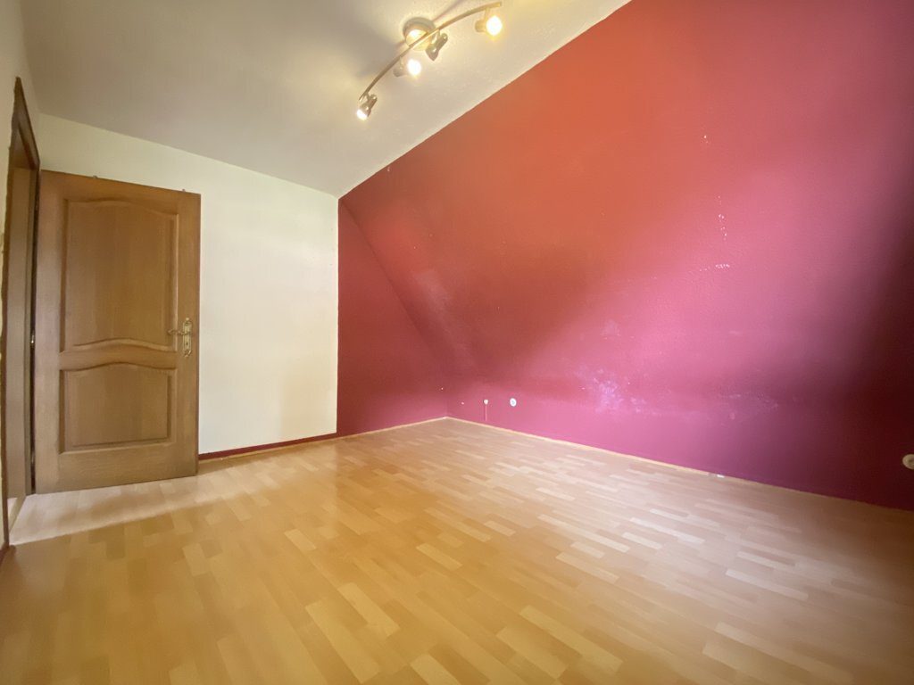 Immobilienangebot - Eschweiler - Wohnen - Freistehendes Einfamilienhaus mit schönem Grundstück in beliebter, grüner Wohngegend