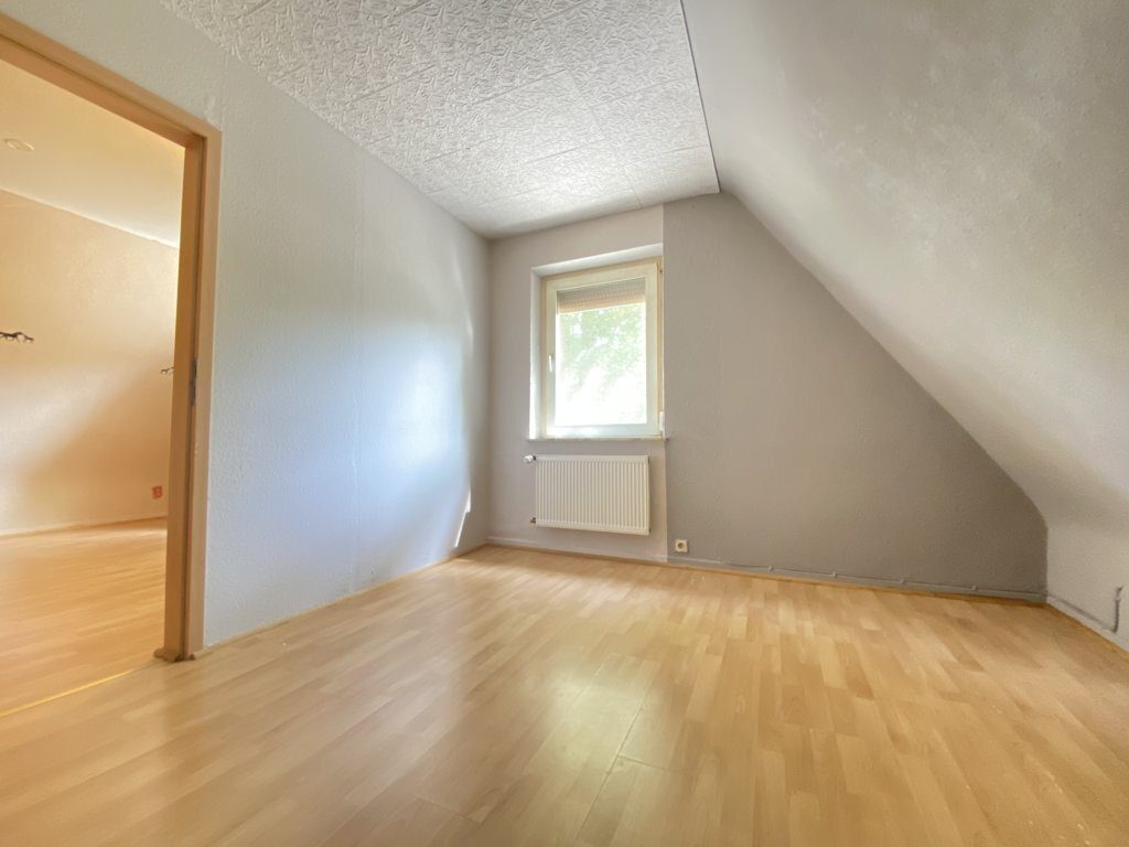 Immobilienangebot - Eschweiler - Wohnen - Freistehendes Einfamilienhaus mit schönem Grundstück in beliebter, grüner Wohngegend
