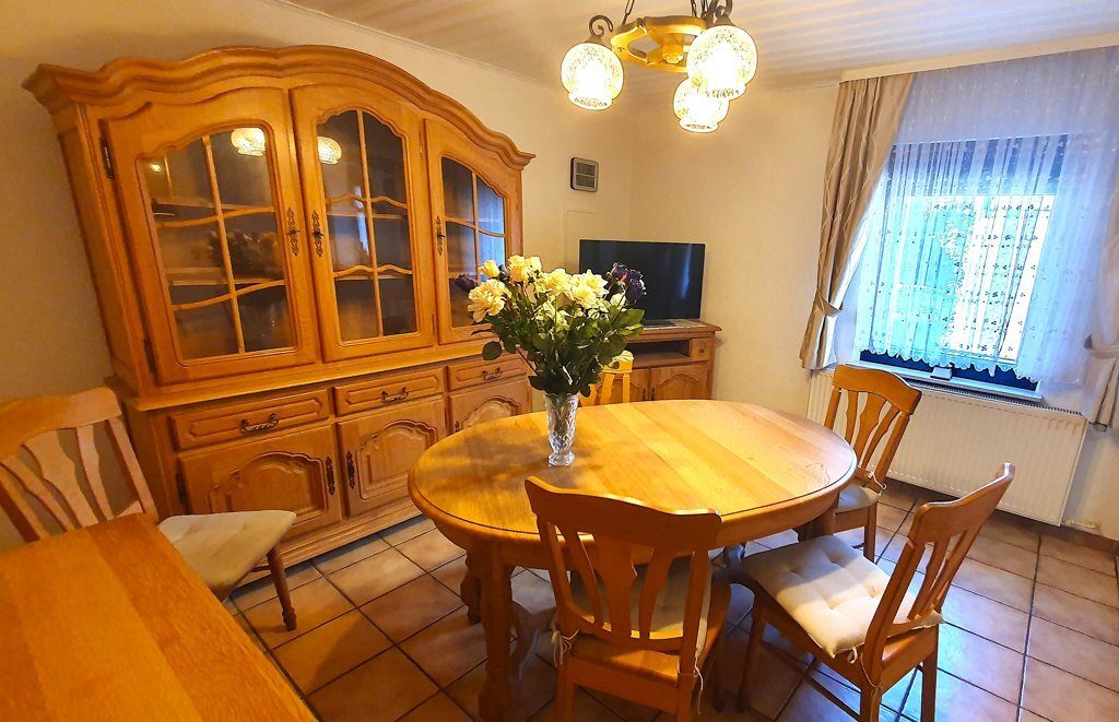 Immobilienangebot - Aachen - Wohnen - Bezugsfreies Einfamilienhaus mit tollem Garten in gefragter Lage von Aachen