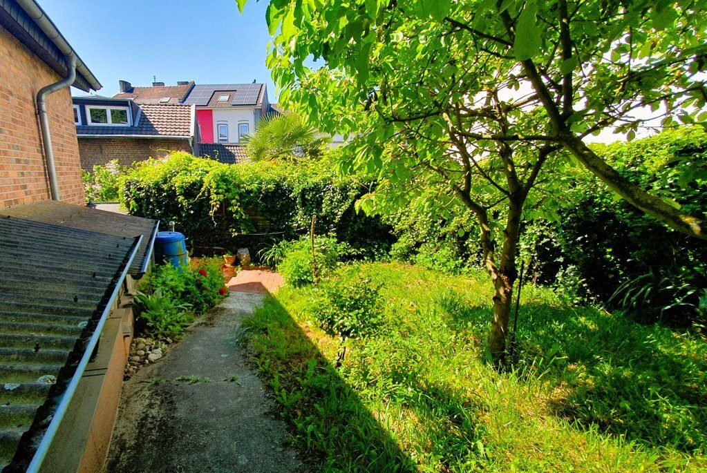 Immobilienangebot - Aachen - Wohnen - Bezugsfreies Einfamilienhaus mit tollem Garten in gefragter Lage von Aachen