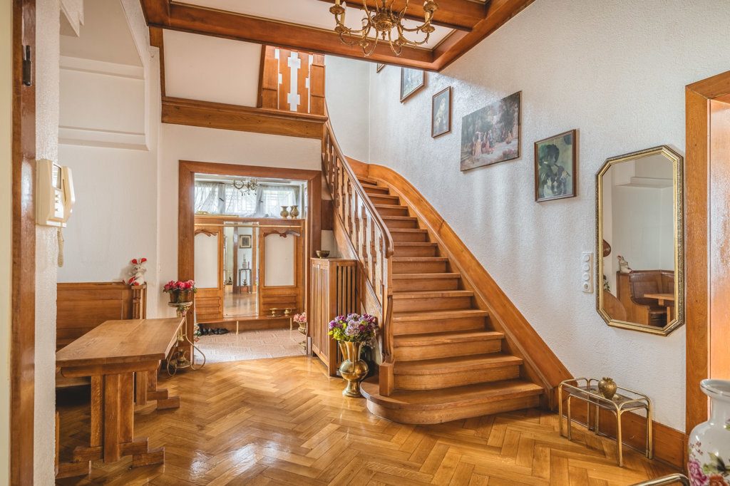 Immobilienangebot - Aachen - Wohnen - Denkmalgeschützte Villa einer ehemaligen Brauereifamilie in privilegierter Wohnlage