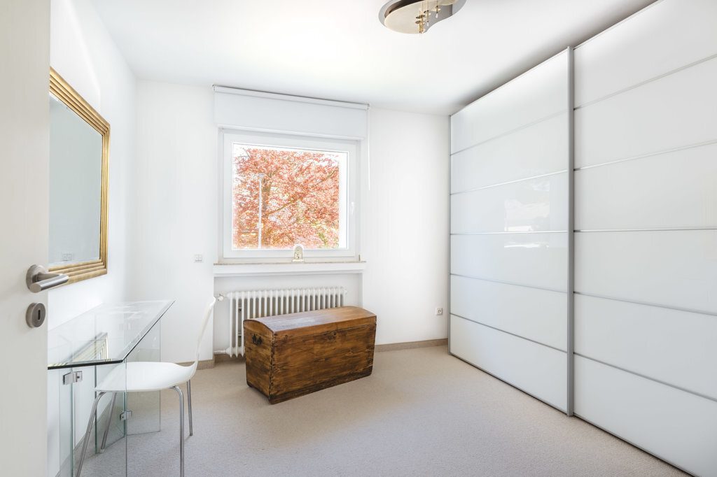 Immobilienangebot - Aachen - Wohnen - Freistehender Bungalow mit exklusiver Ausstattung und Außenpool