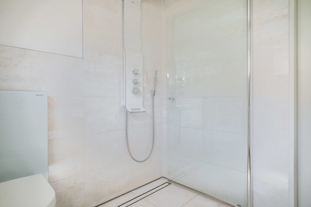 Immobilienangebot - Aachen - Wohnen - Freistehender Bungalow mit exklusiver Ausstattung und Außenpool