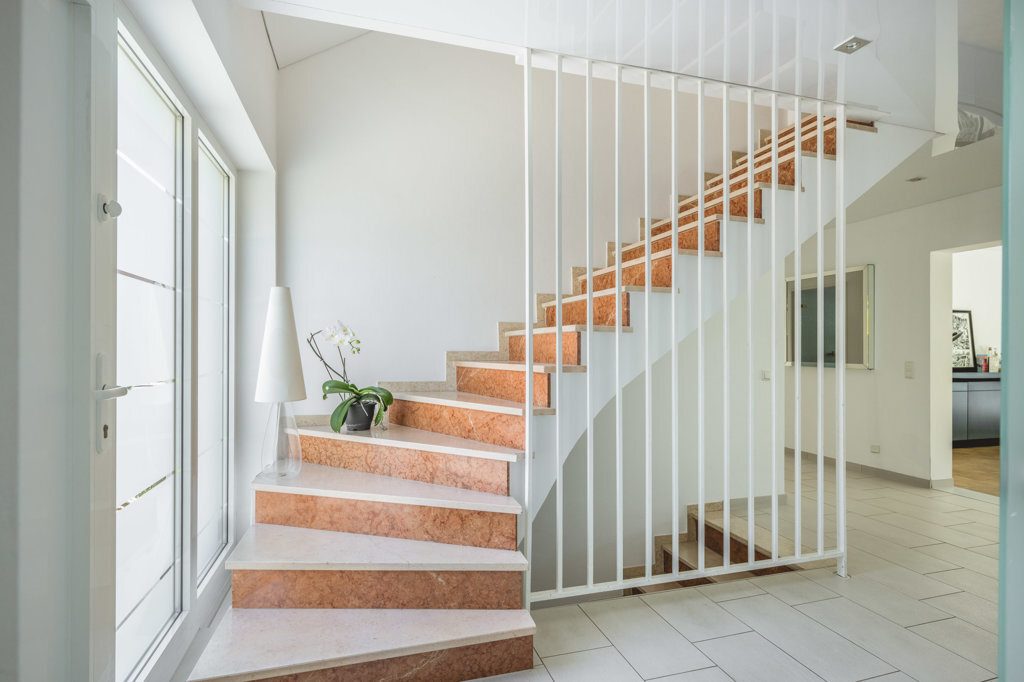 Immobilienangebot - Aachen - Wohnen - Freistehender Bungalow mit exklusiver Ausstattung und Außenpool