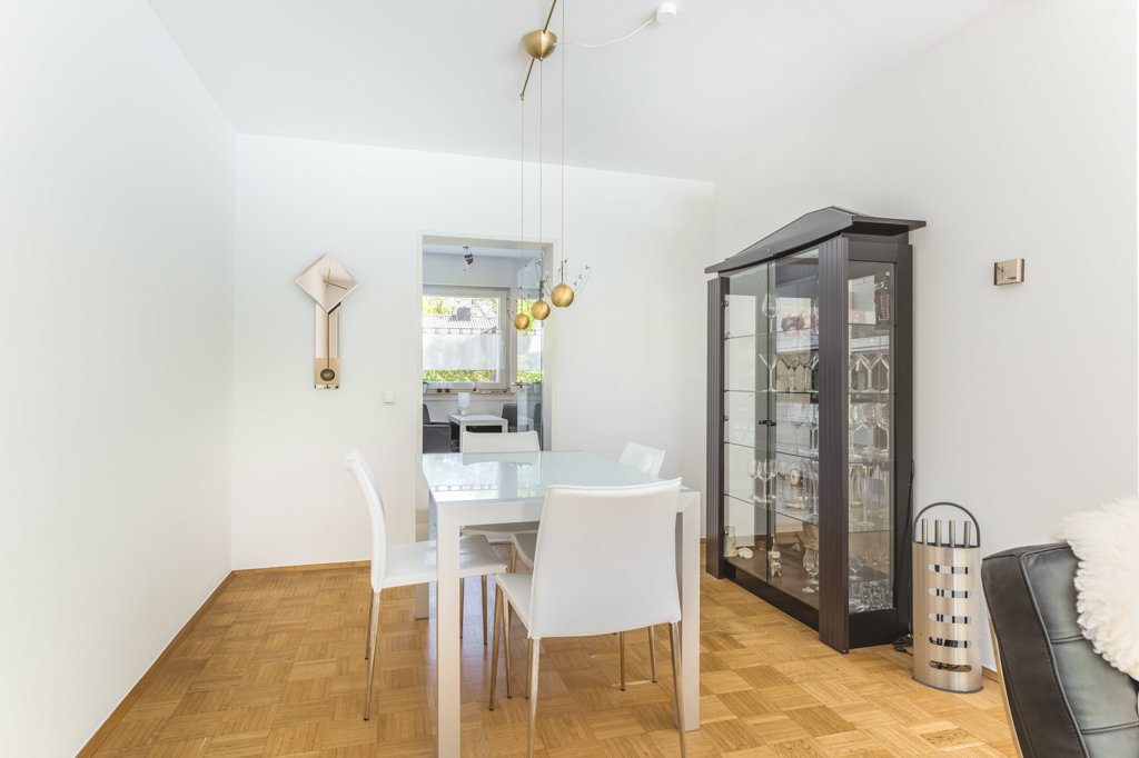 Immobilienangebot - Aachen - Wohnen - Freistehender Bungalow mit exklusiver Ausstattung und Außenpool
