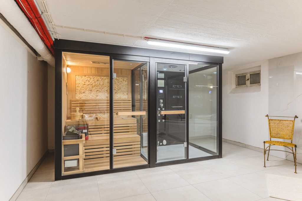 Immobilienangebot - Aachen - Wohnen - Freistehender Bungalow mit exklusiver Ausstattung und Außenpool