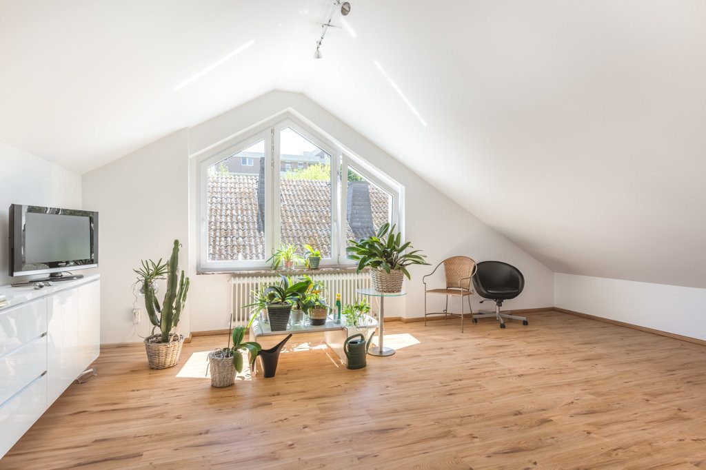 Immobilienangebot - Aachen - Wohnen - Freistehender Bungalow mit exklusiver Ausstattung und Außenpool
