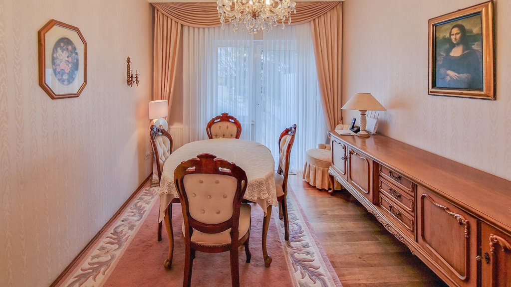 Immobilienangebot - Herzogenrath - Wohnen - Gepflegtes Wohn- und Geschäftshaus mit langjährig vermieteten Praxisräumen und bezugsfreier Wohnung