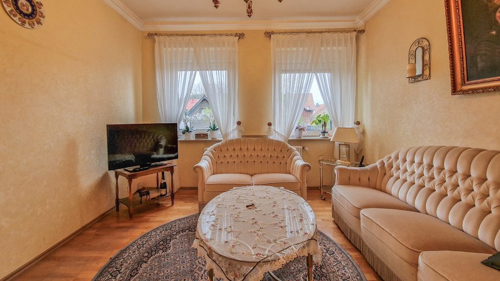 Immobilienangebot - Herzogenrath - Wohnen - Gepflegtes Wohn- und Geschäftshaus mit langjährig vermieteten Praxisräumen und bezugsfreier Wohnung