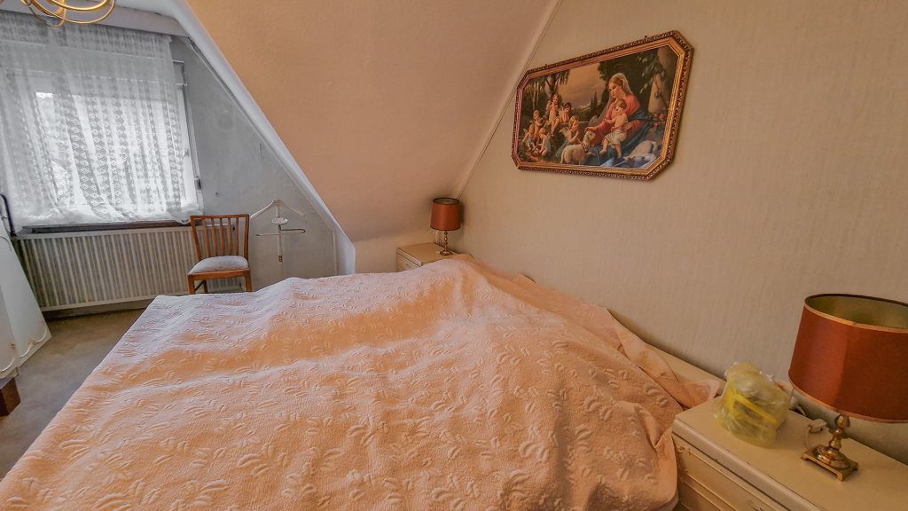 Immobilienangebot - Herzogenrath - Wohnen - Gepflegtes Wohn- und Geschäftshaus mit langjährig vermieteten Praxisräumen und bezugsfreier Wohnung