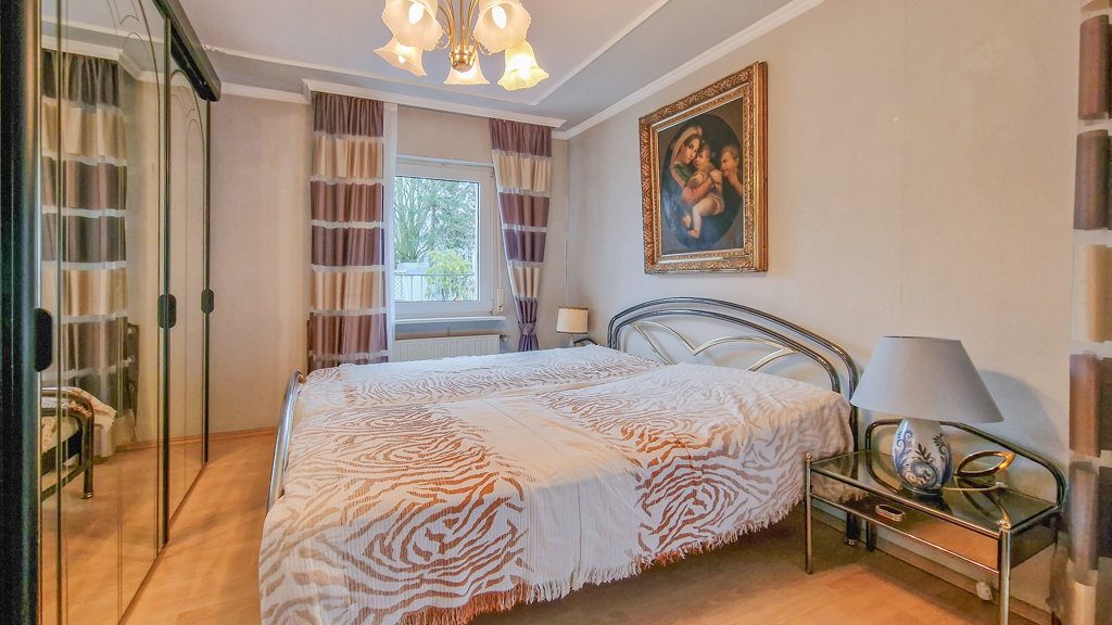 Immobilienangebot - Herzogenrath - Wohnen - Gepflegtes Wohn- und Geschäftshaus mit langjährig vermieteten Praxisräumen und bezugsfreier Wohnung