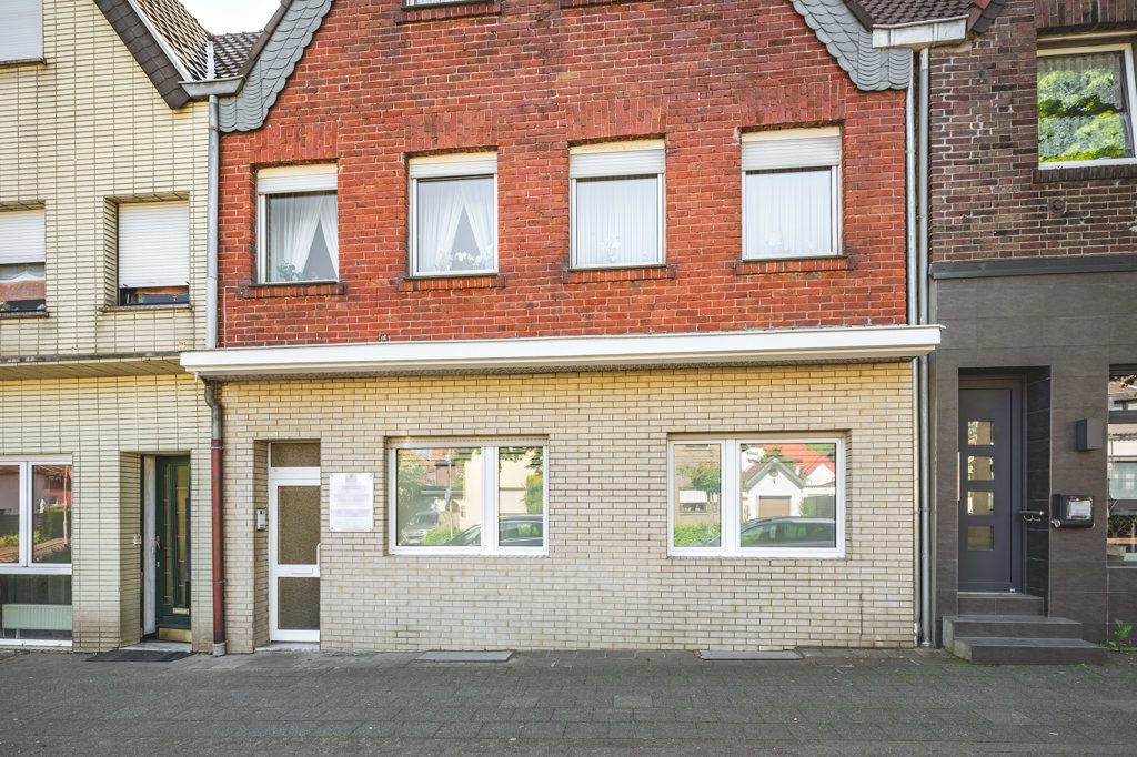 Immobilienangebot - Herzogenrath - Wohnen - Gepflegtes Wohn- und Geschäftshaus mit langjährig vermieteten Praxisräumen und bezugsfreier Wohnung