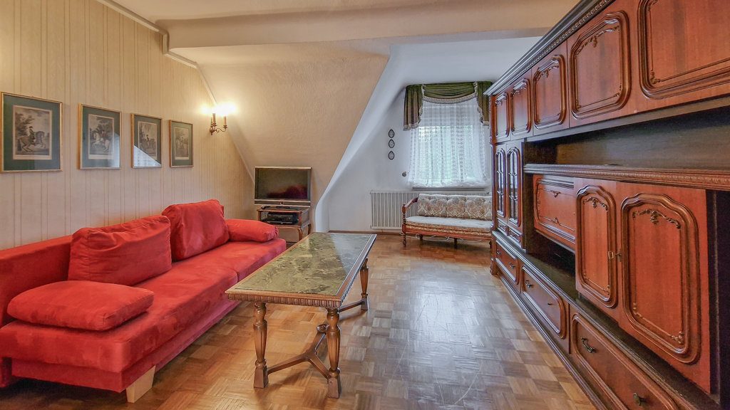 Immobilienangebot - Herzogenrath - Wohnen - Gepflegtes Wohn- und Geschäftshaus mit langjährig vermieteten Praxisräumen und bezugsfreier Wohnung