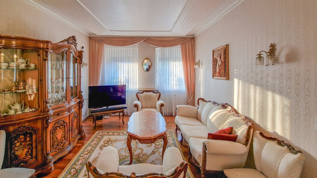 Immobilienangebot - Herzogenrath - Wohnen - Gepflegtes Wohn- und Geschäftshaus mit langjährig vermieteten Praxisräumen und bezugsfreier Wohnung