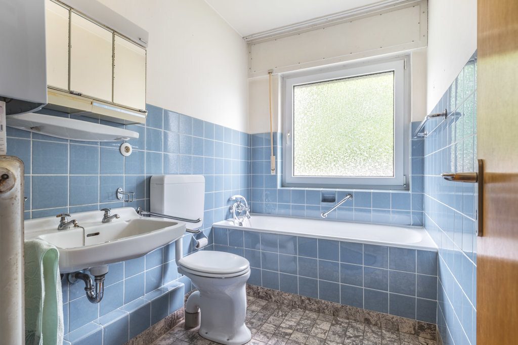 Immobilienangebot - Aachen - Wohnen - Ansprechendes Einfamilienhaus mit Garage und schönem Garten in Aachen Hanbruch