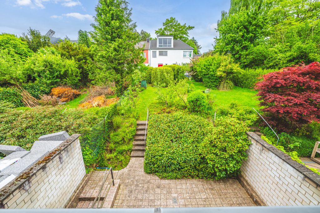 Immobilienangebot - Aachen - Wohnen - Ansprechendes Einfamilienhaus mit Garage und schönem Garten in Aachen Hanbruch