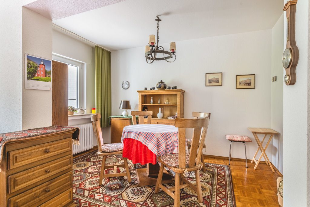 Immobilienangebot - Aachen - Wohnen - Ansprechendes Einfamilienhaus mit Garage und schönem Garten in Aachen Hanbruch