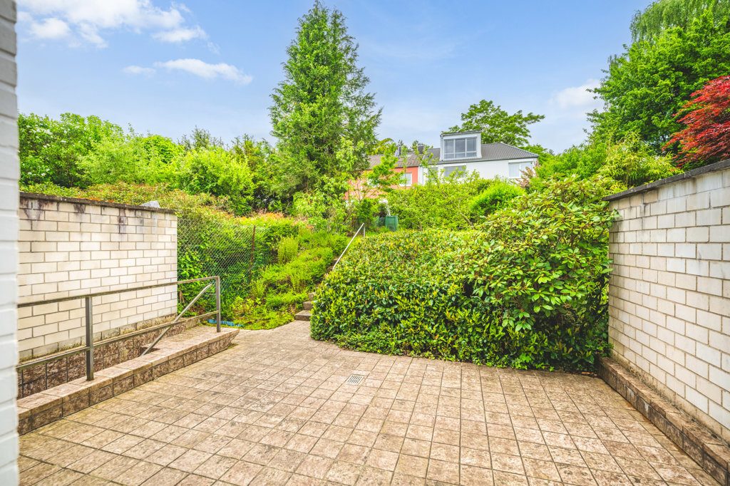 Immobilienangebot - Aachen - Wohnen - Ansprechendes Einfamilienhaus mit Garage und schönem Garten in Aachen Hanbruch