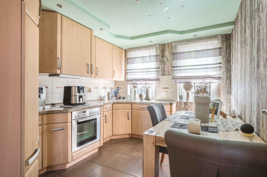 Immobilienangebot - Übach-Palenberg - Wohnen - Exklusives Einfamilienhaus mit Doppelgarage