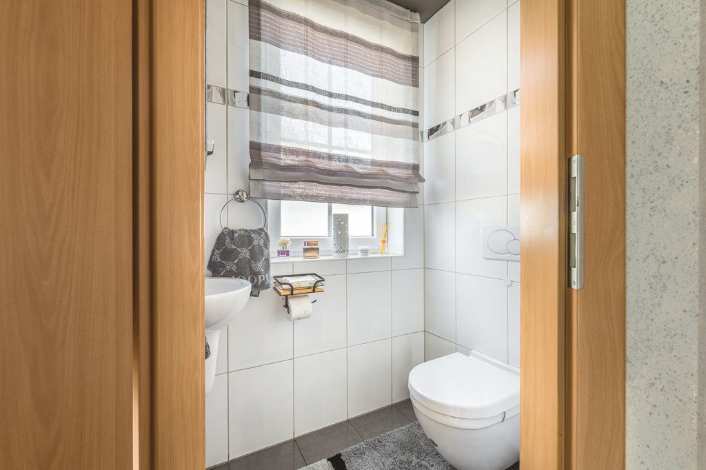 Immobilienangebot - Übach-Palenberg - Wohnen - Exklusives Einfamilienhaus mit Doppelgarage