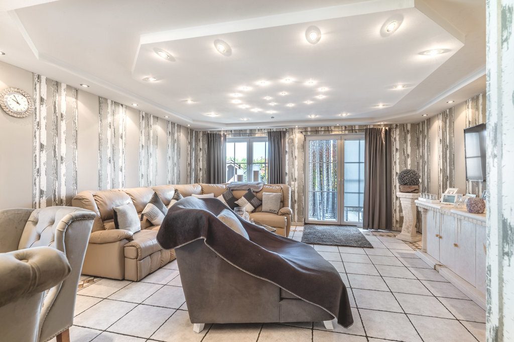 Immobilienangebot - Übach-Palenberg - Wohnen - Exklusives Einfamilienhaus mit Doppelgarage