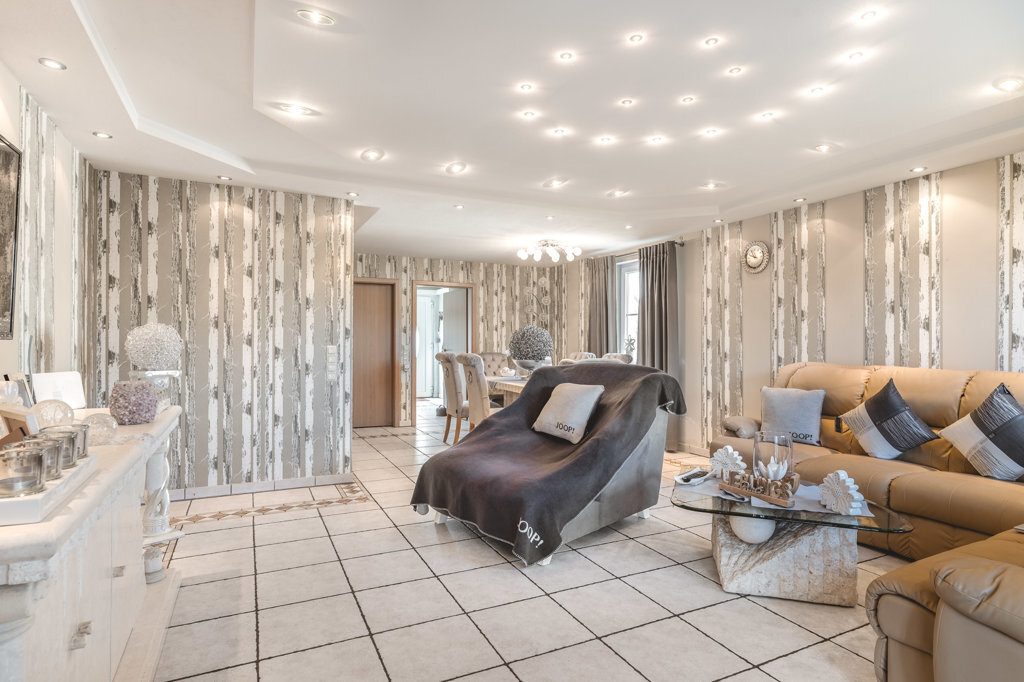 Immobilienangebot - Übach-Palenberg - Wohnen - Exklusives Einfamilienhaus mit Doppelgarage