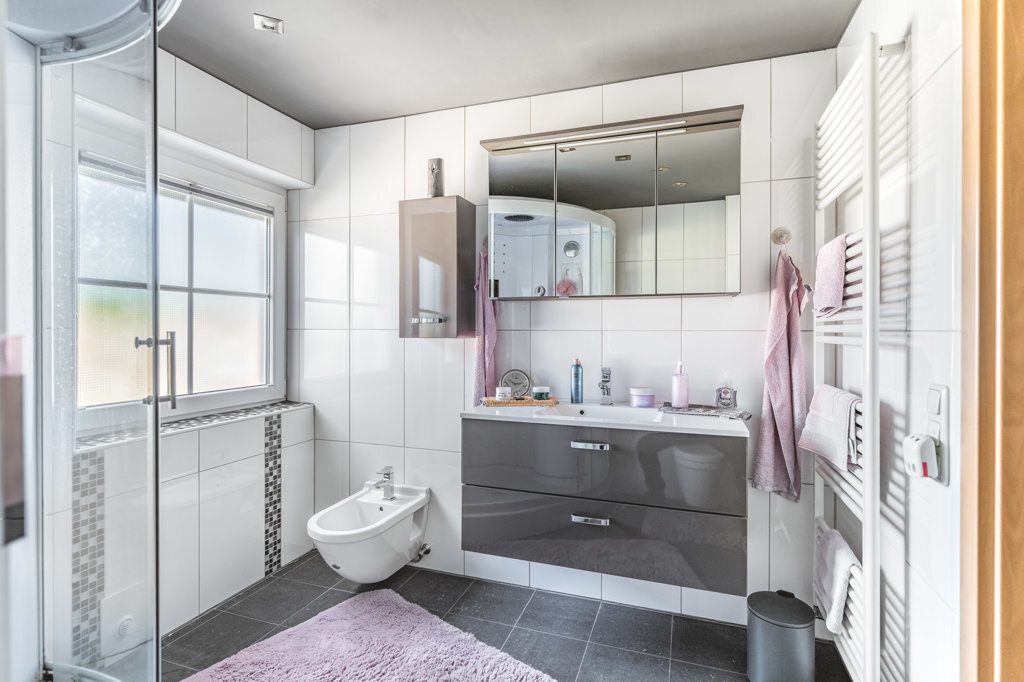Immobilienangebot - Übach-Palenberg - Wohnen - Exklusives Einfamilienhaus mit Doppelgarage