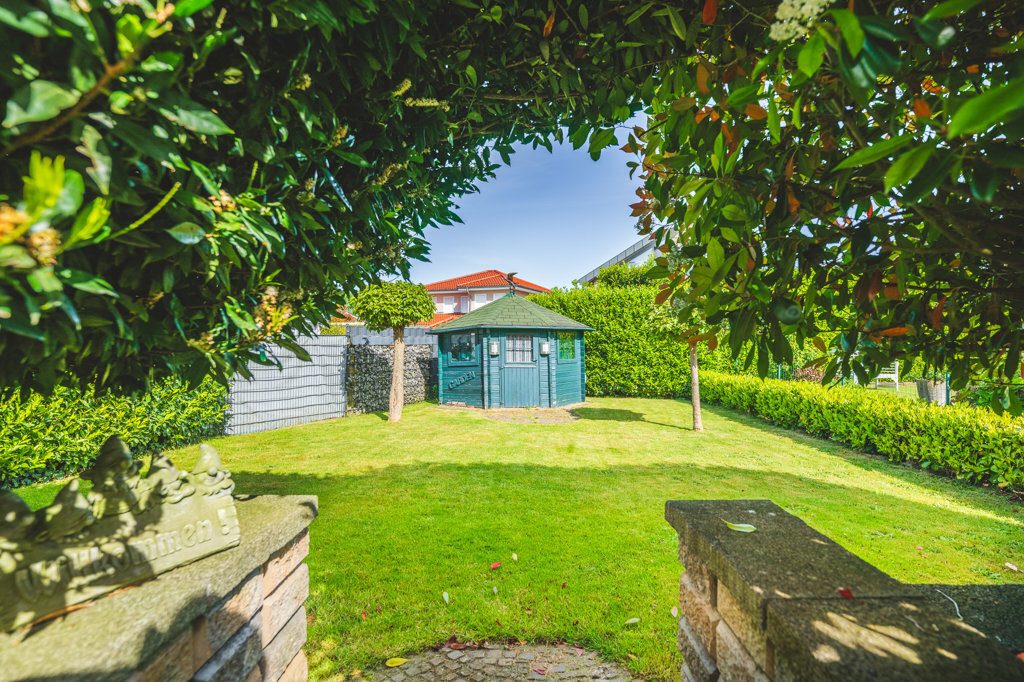 Immobilienangebot - Übach-Palenberg - Wohnen - Exklusives Einfamilienhaus mit Doppelgarage