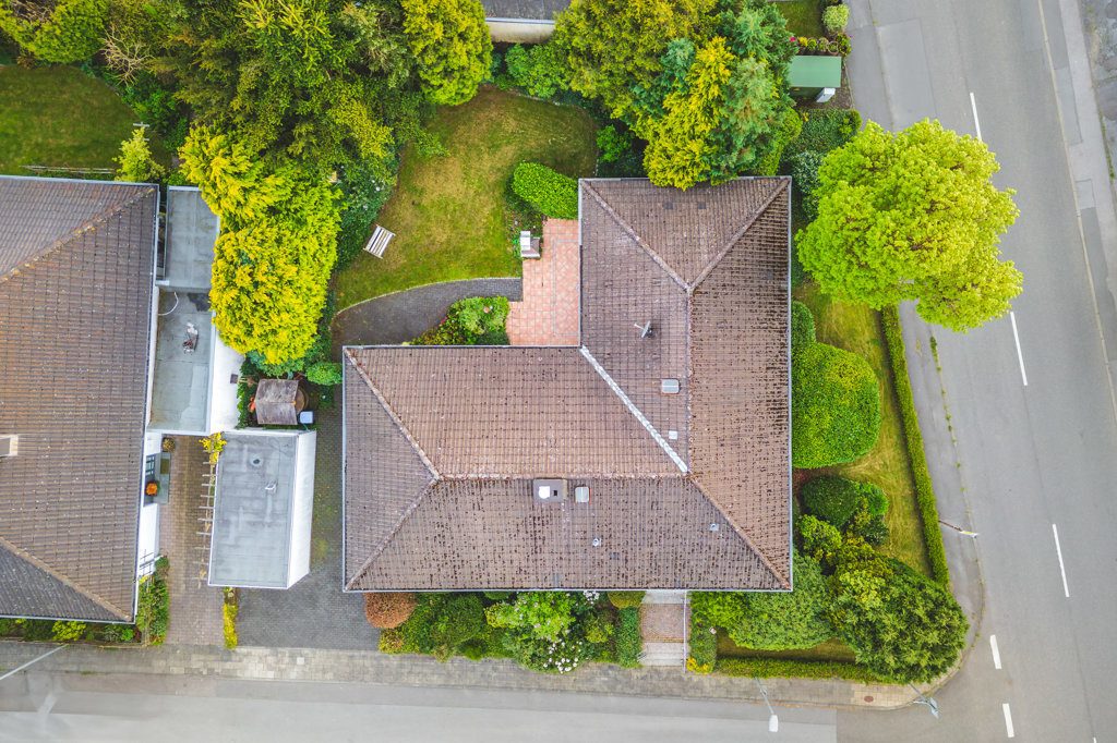 Immobilienangebot - Aachen - Wohnen - Sanierungsbedürftiger Fertighausbungalow mit großem Grundstück