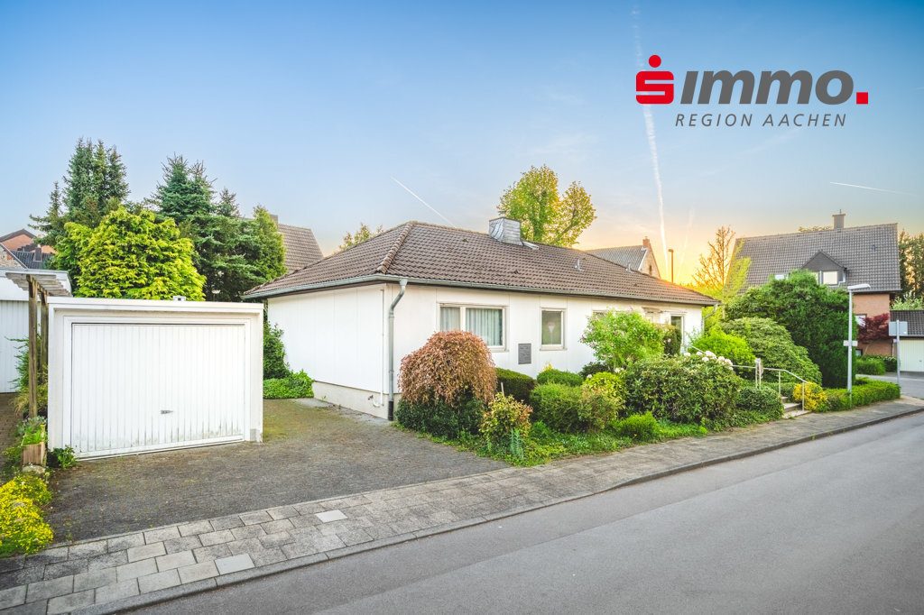 Immobilienangebot - Aachen - Wohnen - Sanierungsbedürftiger Fertighausbungalow mit großem Grundstück