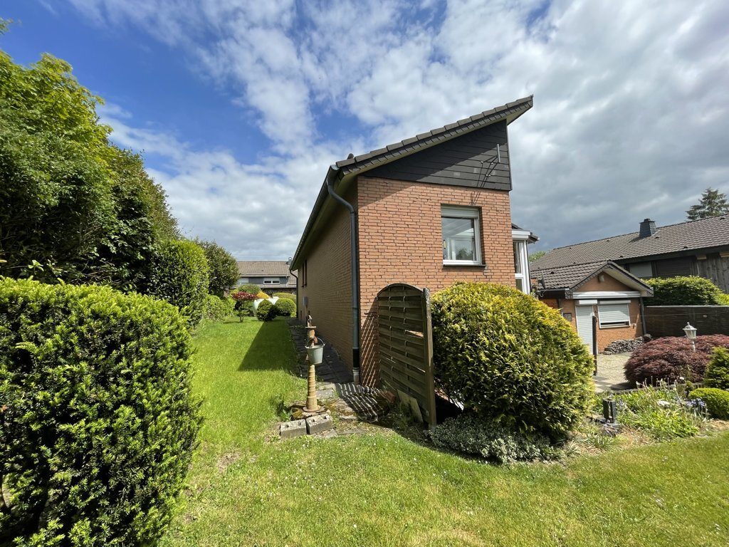 Immobilienangebot - Monschau - Wohnen - Freistehendes Einfamilienhaus mit tollem Garten