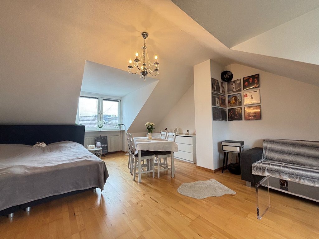 Immobilienangebot - Aachen - Wohnen - Vermietete Dachgeschosswohnung im beliebten Frankenberger Viertel