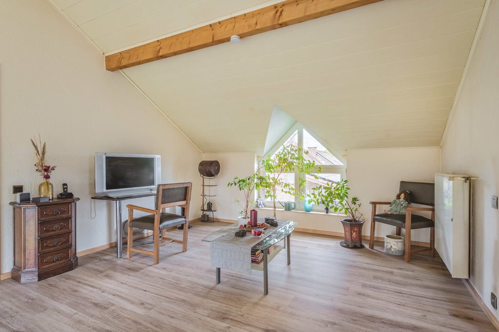 Immobilienangebot - Moresnet - Wohnen - Lichtdurchflutetes, bezugsfreies Einfamilienhaus mit wunderbarer Aussicht in Kelmis