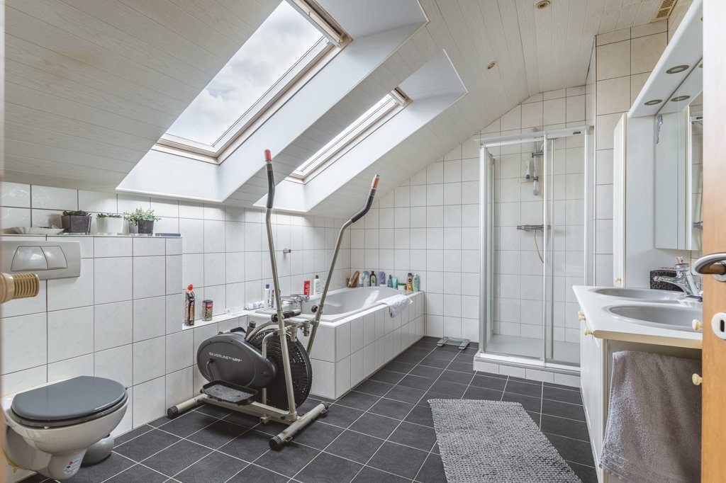 Immobilienangebot - Moresnet - Wohnen - Lichtdurchflutetes, bezugsfreies Einfamilienhaus mit wunderbarer Aussicht in Kelmis