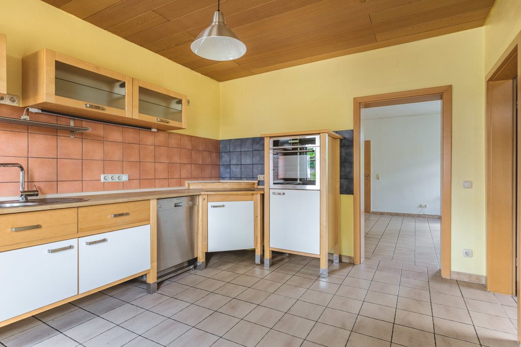 Immobilienangebot - Würselen - Wohnen - Historische Doppelhaushälfte mit Garage und Sonnenterrasse