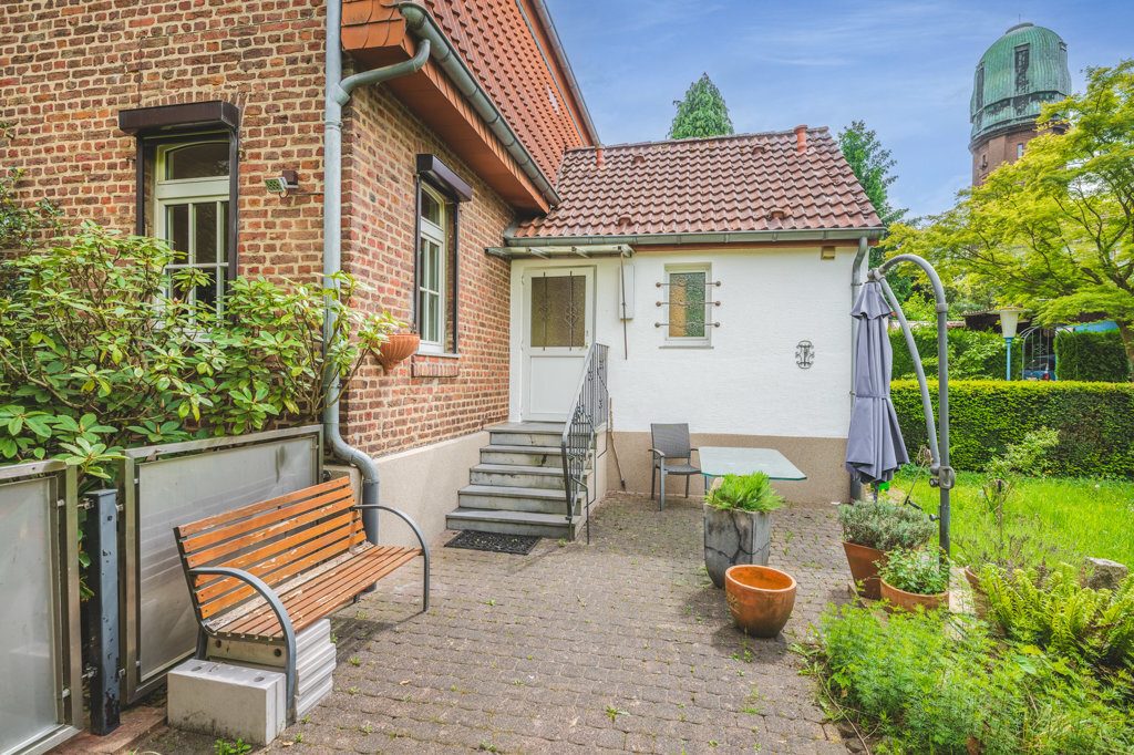 Immobilienangebot - Würselen - Wohnen - Historische Doppelhaushälfte mit Garage und Sonnenterrasse