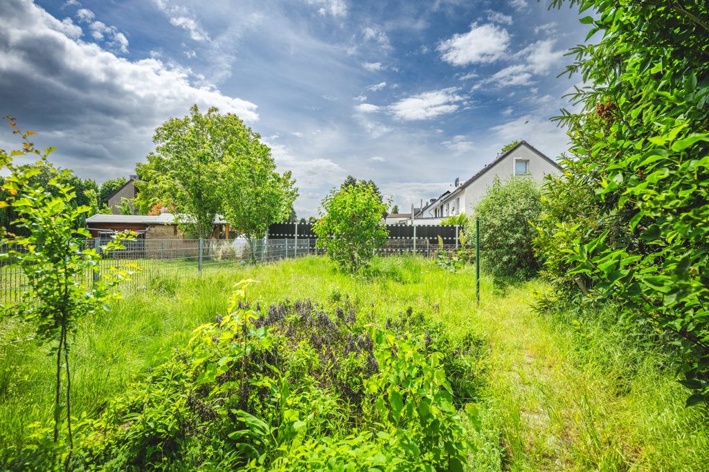 Immobilienangebot - Alsdorf - Wohnen - Blumenrath!
Doppelhaushälfte mit großem Garten als Ein- oder Zweifamilienhaus
