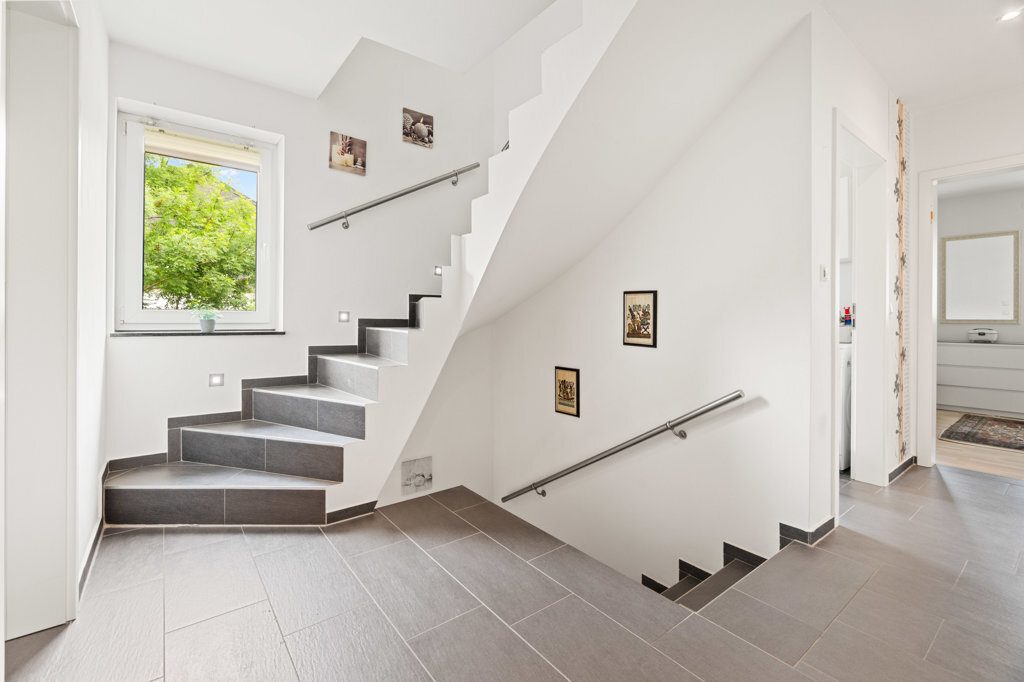 Immobilienangebot - Aachen - Wohnen - Energieeffizienz A inklusive!
Moderne Doppelhaushälfte mit gehobener Ausstattung in bevorzugter Lage