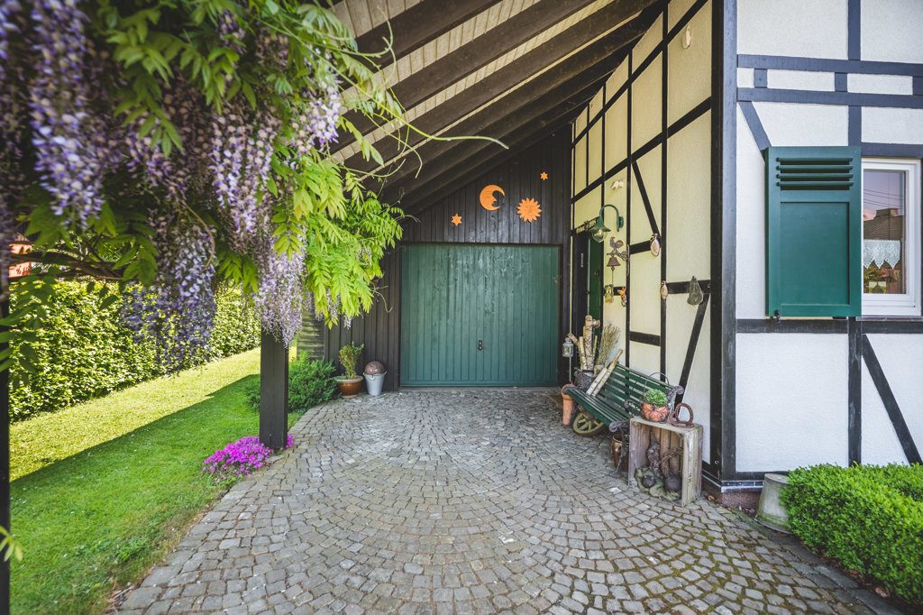 Immobilienangebot - Monschau - Wohnen - Klein aber fein!
Freistehendes Einfamilienhaus mit sonnigem
Grundstück in ruhiger und idyllischer Lage