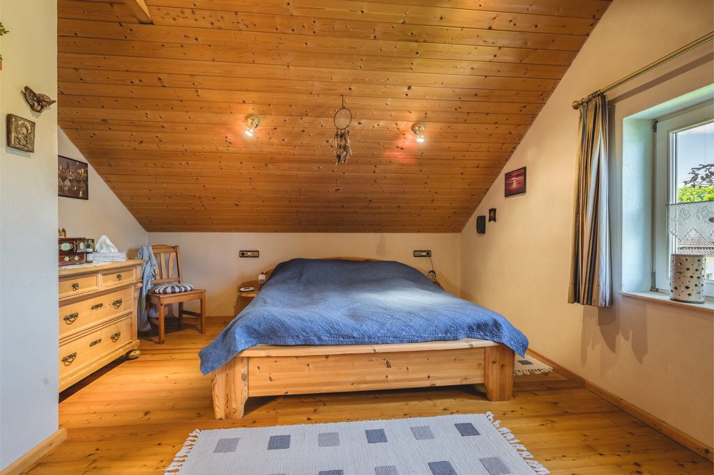 Immobilienangebot - Monschau - Wohnen - Klein aber fein!
Freistehendes Einfamilienhaus mit sonnigem
Grundstück in ruhiger und idyllischer Lage