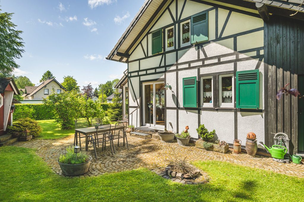 Immobilienangebot - Monschau - Wohnen - Klein aber fein!
Freistehendes Einfamilienhaus mit sonnigem
Grundstück in ruhiger und idyllischer Lage