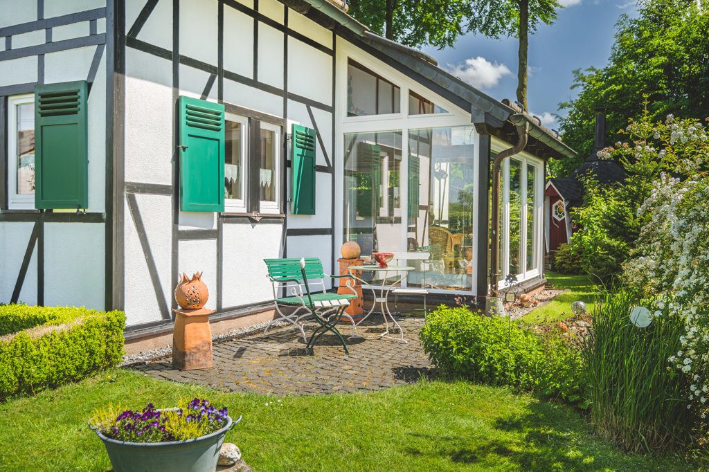 Immobilienangebot - Monschau - Wohnen - Klein aber fein!
Freistehendes Einfamilienhaus mit sonnigem
Grundstück in ruhiger und idyllischer Lage
