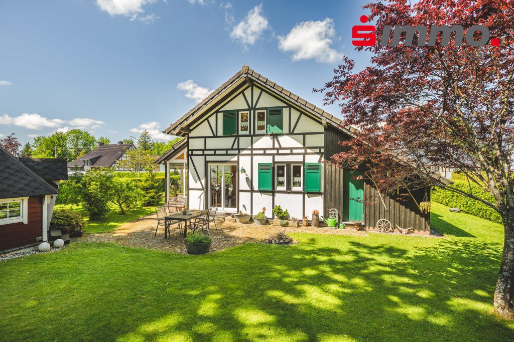 Immobilienangebot - Monschau - Wohnen - Klein aber fein!
Freistehendes Einfamilienhaus mit sonnigem
Grundstück in ruhiger und idyllischer Lage