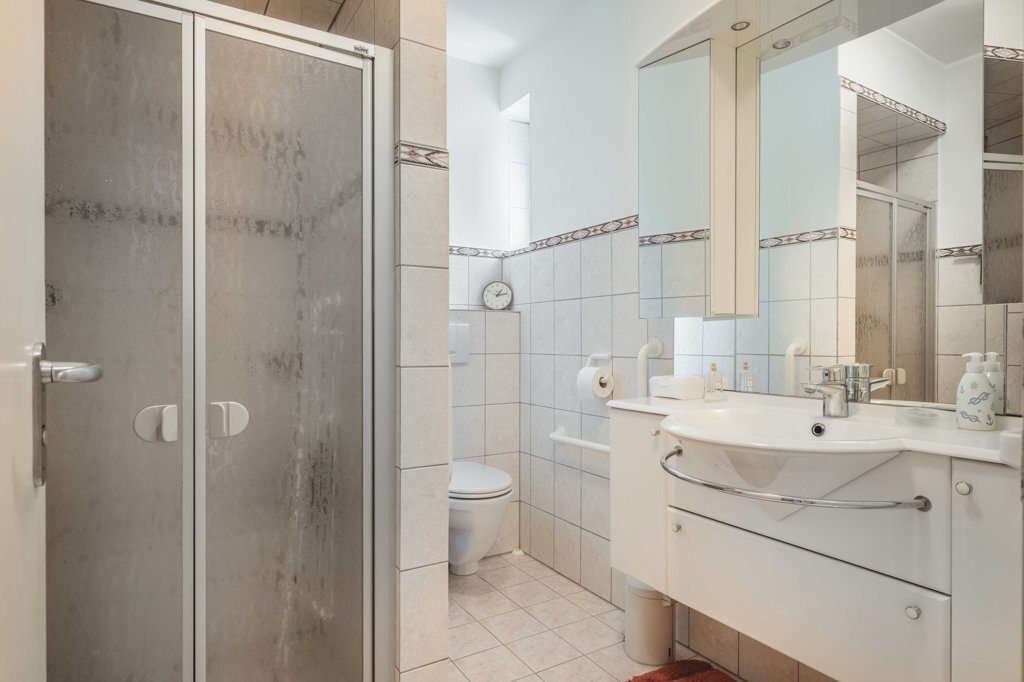 Immobilienangebot - Würselen - Wohnen - Großzügig zugeschnittene 4-Zimmerwohnung mit 2 Bädern und separater Garage Nähe Rhein-Maas-Klinikum