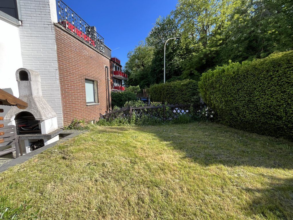Immobilienangebot - Würselen - Wohnen - Ansprechendes Zweifamilienhaus mit Garage und Garten in Elchenrath