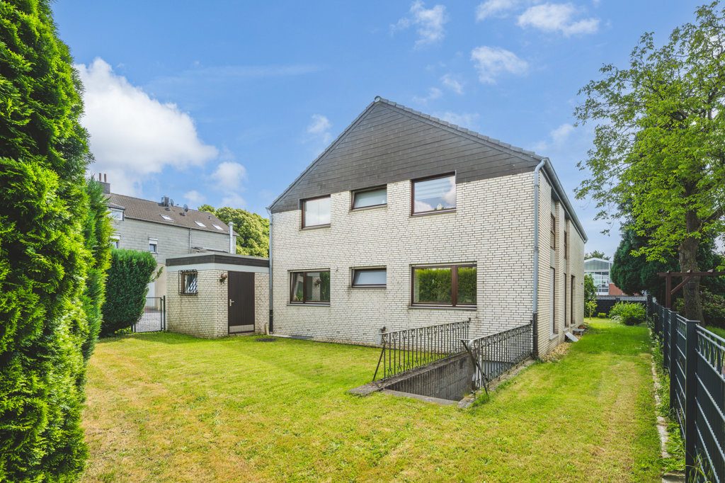 Immobilienangebot - Herzogenrath - Wohnen - Wohnpark Wilsberg!
Energetisch aufwendig modernisiertes Zweifamilienhaus als solide Kapitalanlage