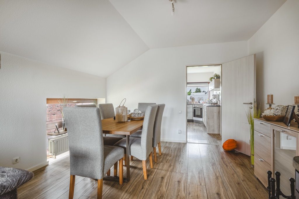 Immobilienangebot - Herzogenrath - Wohnen - Wohnpark Wilsberg!
Energetisch aufwendig modernisiertes Zweifamilienhaus als solide Kapitalanlage