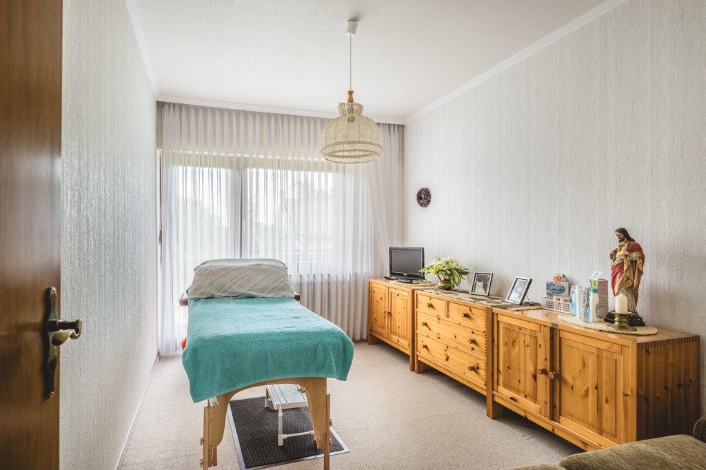 Immobilienangebot - Aachen - Wohnen - Attraktives Einfamilienhaus im Bungalowstil
mit Garage und sonnigem Grundstück