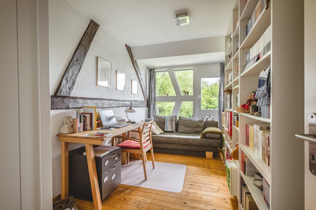 Immobilienangebot - Monschau - Wohnen - Top gepflegtes Landhaus mit Tandemgarage auf weitläufigem Grundstück